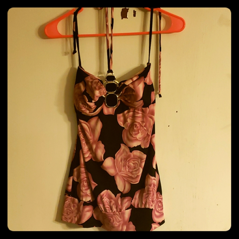 Vanity strapless top